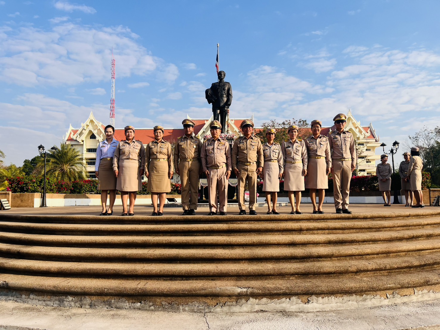 พช.หนองบัวลำภู  ร่วมกิจกรรมเข้าแถวเคารพธงชาติ 