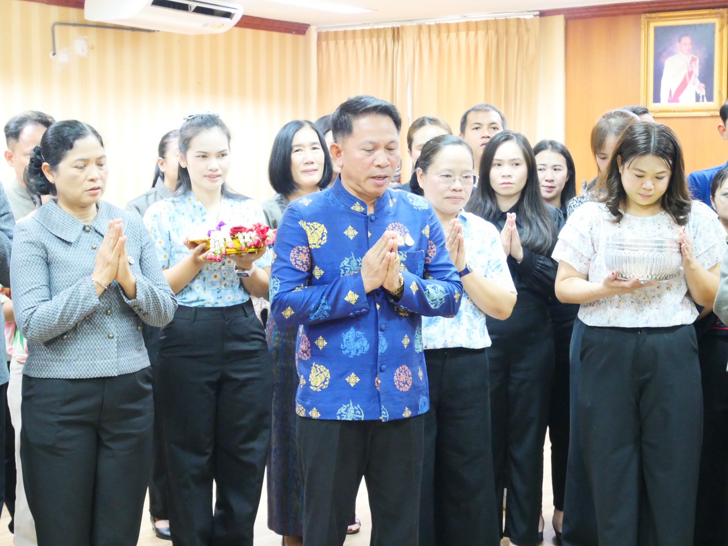 พช.หนองบัวลำภู สืบสานวิถีไทย จัดพิธีรดน้ำขอพรผู้ว่าฯ และอดีตข้าราชการ เสริมสิริมงคลรับปีใหม่ไทย 2569