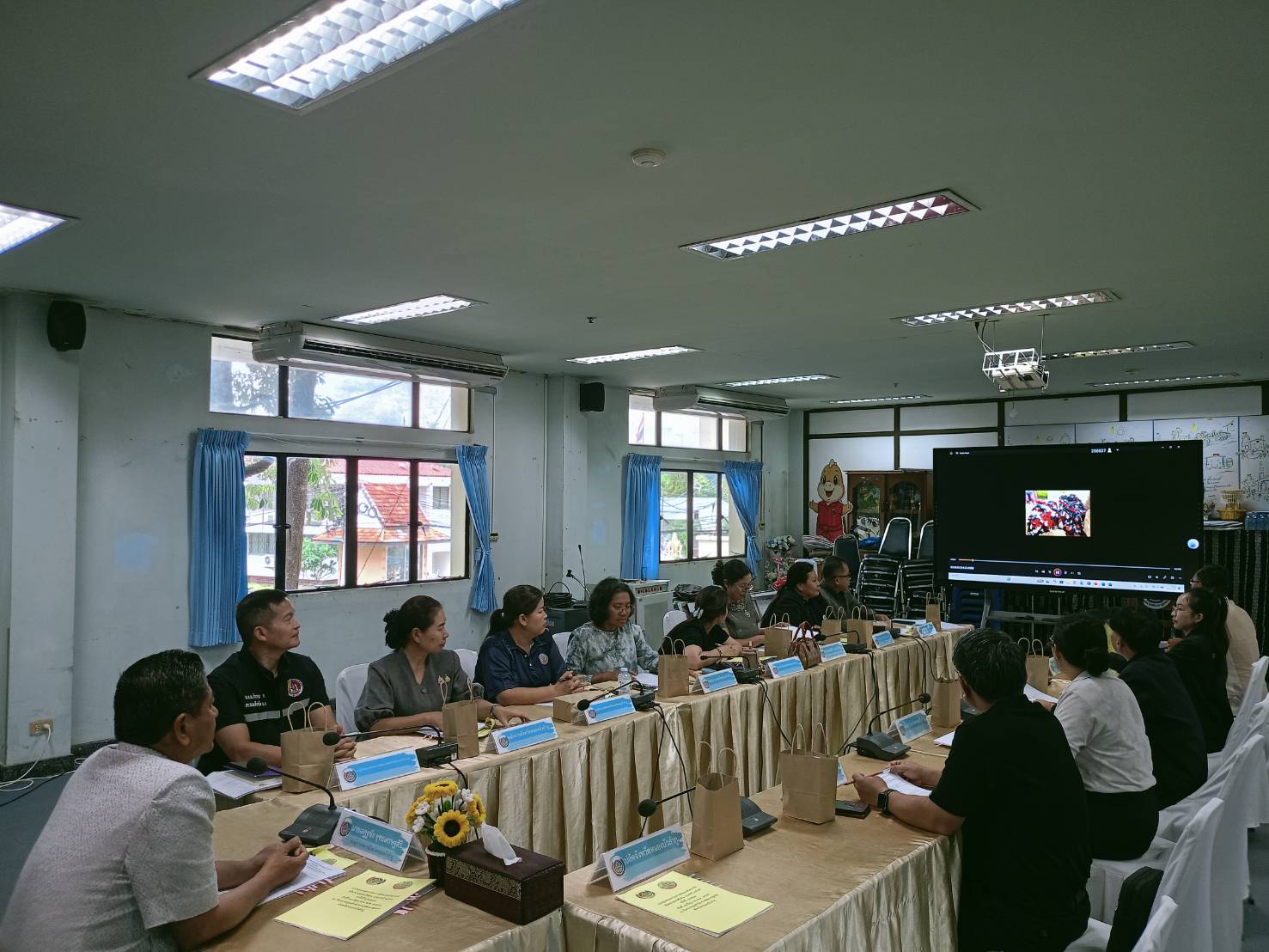 🪷 พช.หนองบัวลำภู ดำเนินการประชุมคณะกรรมการคัดสรรกิจกรรมพัฒนาชุมชนดีเด่น ประจำปี 2569 🪷