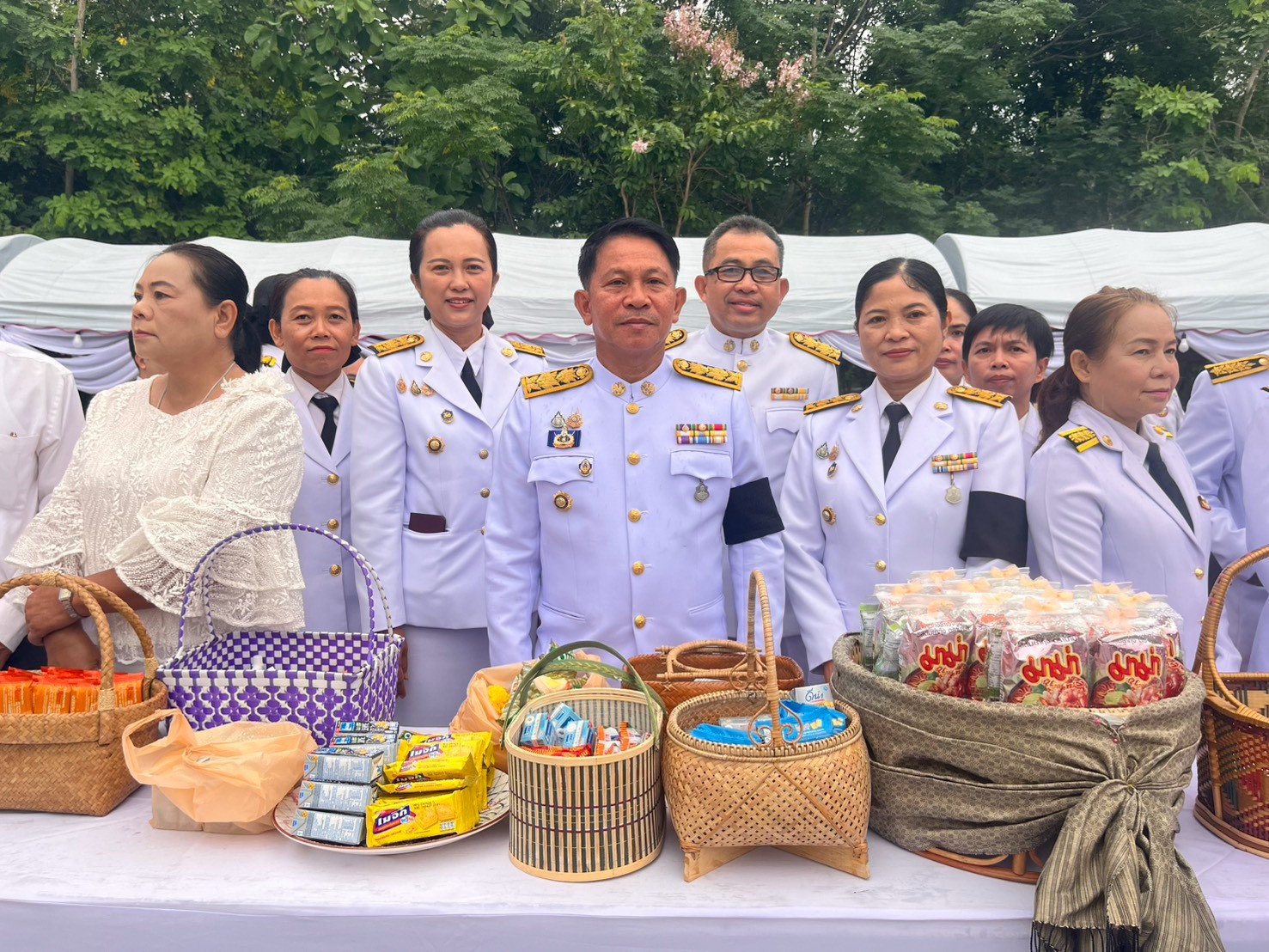 พช.หนองบัวลำภู ร่วมพิธีเจริญพระพุทธมนต์และทำบุญตักบาตร พร้อมพิธีทางศาสนามหามงคล เฉลิมพระเกียรติพระบาทสมเด็จพระเจ้าอยู่หัว เนื่องในโอกาสวันเฉลิมพระชนมพรรษา